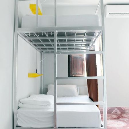 לואנג פרבאנג Aham Hostel (Adults Only) מראה חיצוני תמונה
