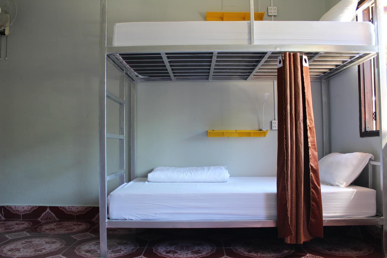 לואנג פרבאנג Aham Hostel (Adults Only) מראה חיצוני תמונה