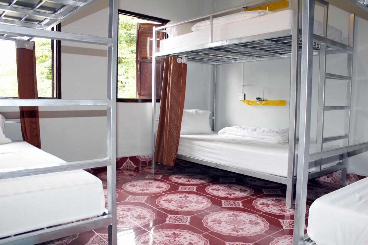 לואנג פרבאנג Aham Hostel (Adults Only) מראה חיצוני תמונה
